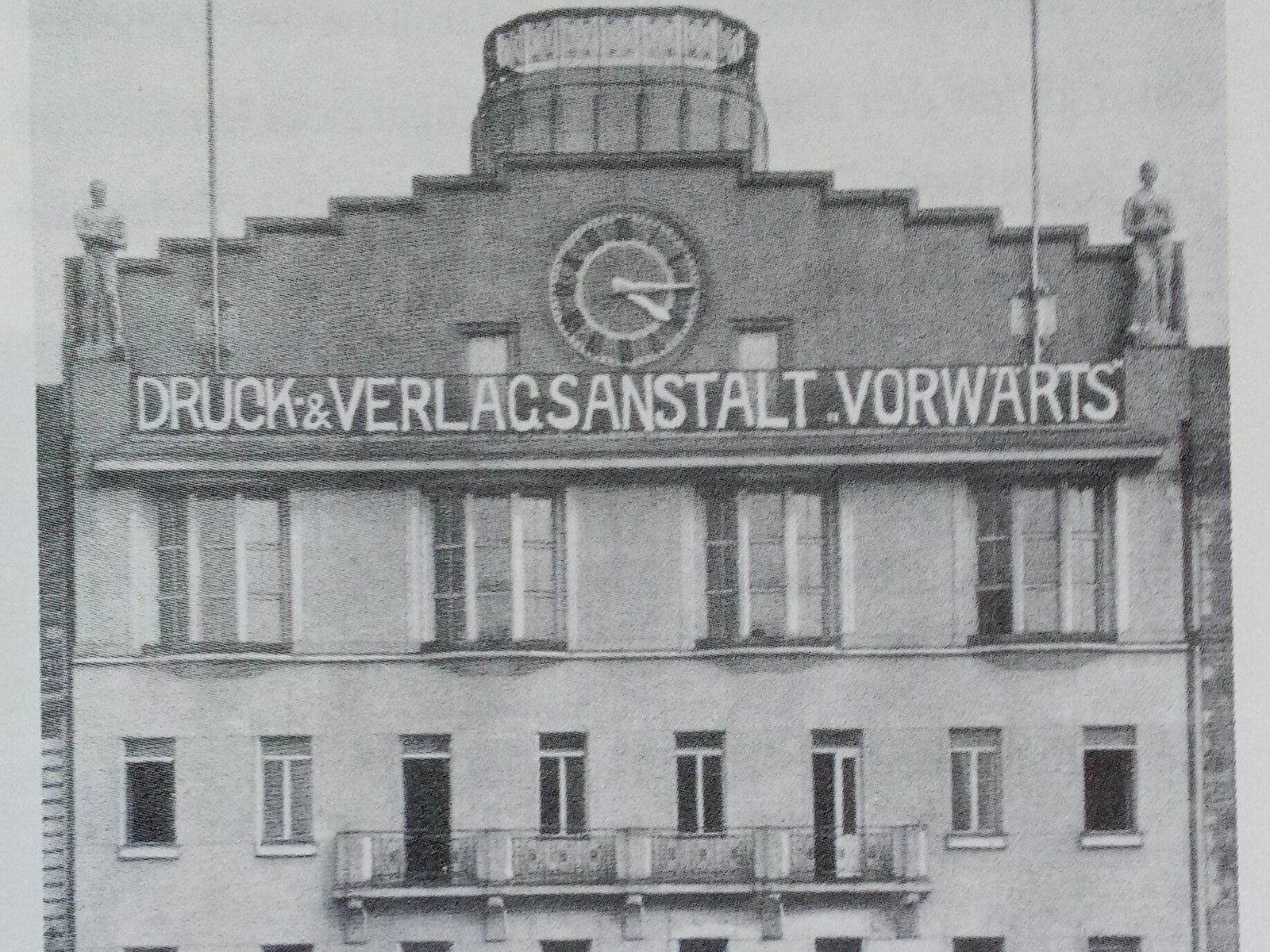 LMT #145: A Casa Vorwärts, Viena, Áustria – Berthold Unfried